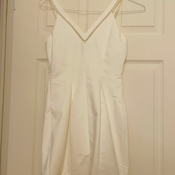 ✂️SOLD✂️Zara white mini dress in good condition - Picture 2 of 4